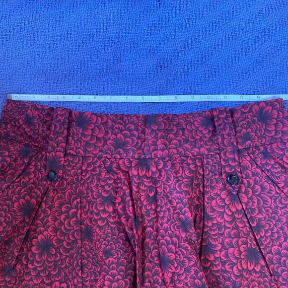 NWT Red and Black Floral A-Line Skirt 1X Plus Size with Pockets Chic Star - Picture 7 of 8